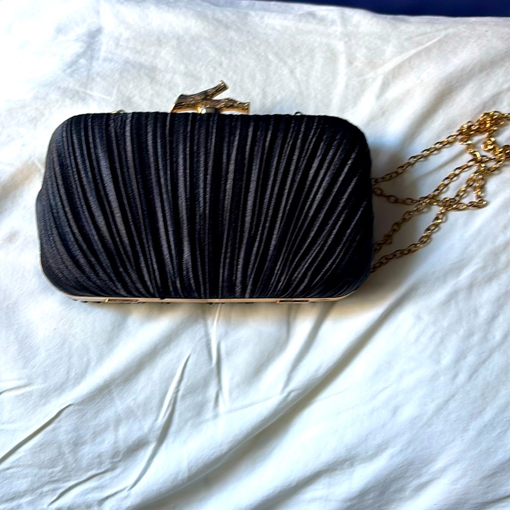 Freie Liebe black formal clutch purse with chain